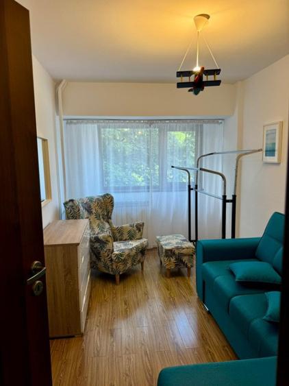 Apartament cu 3 camere decomandat, mobilat în Alexandru Obregia