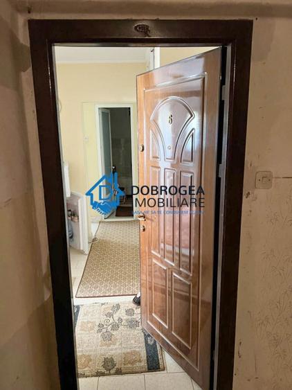 Apartament cu 2 camere decomandat în Peco