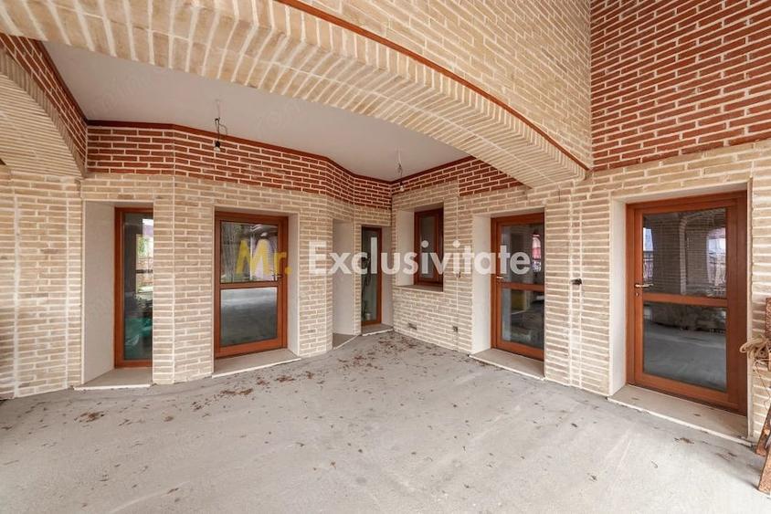 Casă cu 8 camere cu Teren 1229 Mp în Ștefănești