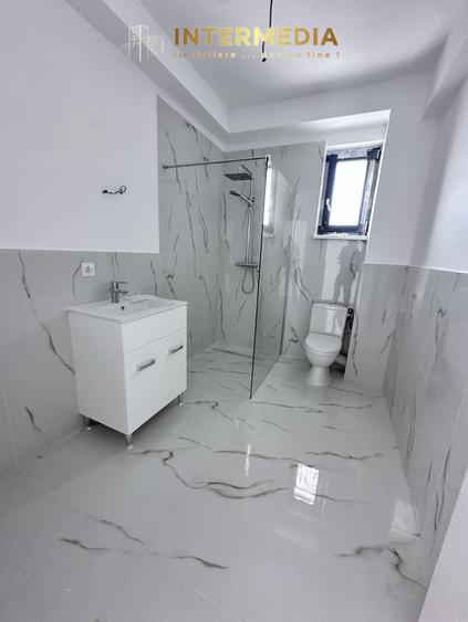 Apartament cu 3 camere în Cetate