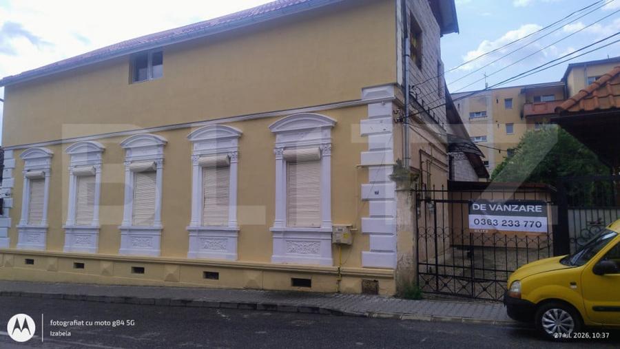 Casă cu 5 camere cu Teren 100 Mp în Central
