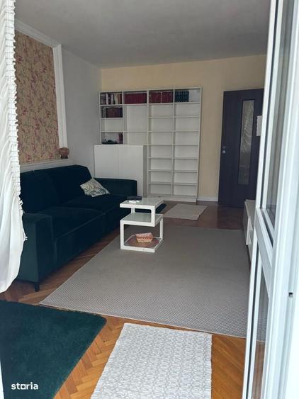 Apartament cu 3 camere decomandat în Tineretului
