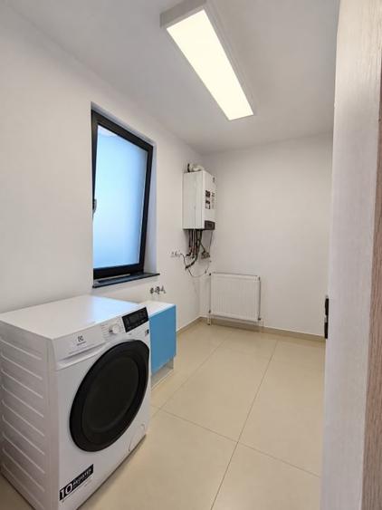 Duplex cu 4 camere cu Canalizare în Exterior Vest