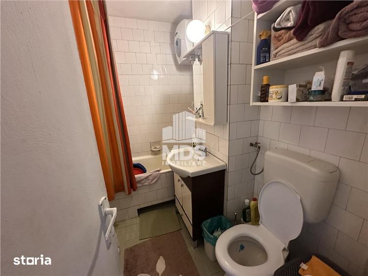 Apartament cu 3 camere decomandat, mobilat în Steaua