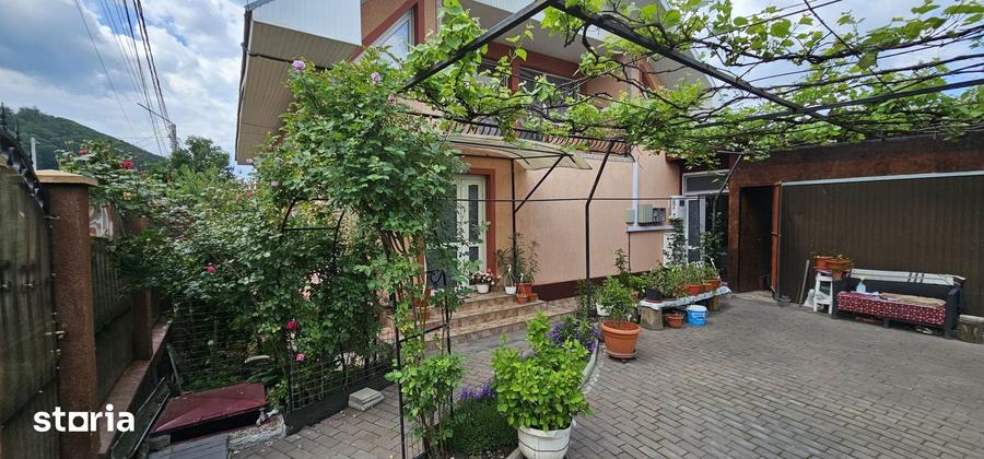 Casă cu 4 camere cu Teren 368 Mp în Coman