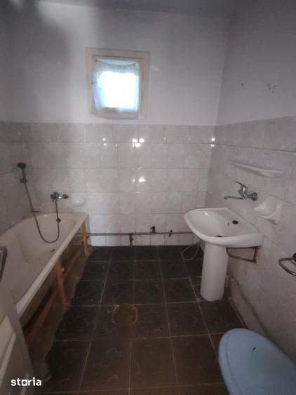 Ocazie!!!Doua case mari la Pancota la pret de apartament. - 10