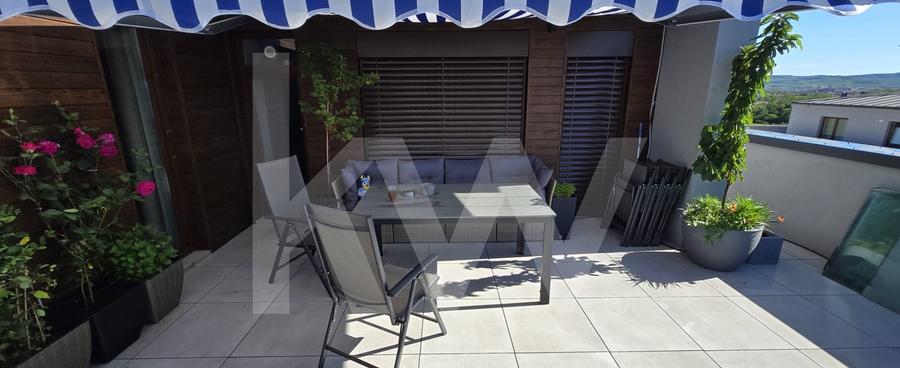 Apartament cu 3 camere semidecomandat, mobilat în Turnișor