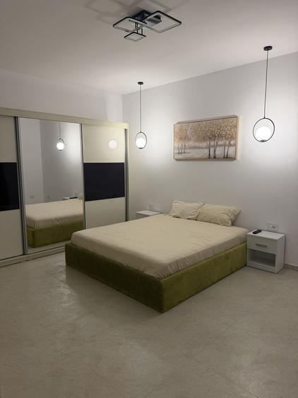 Apartament cu 3 camere decomandat în Romană