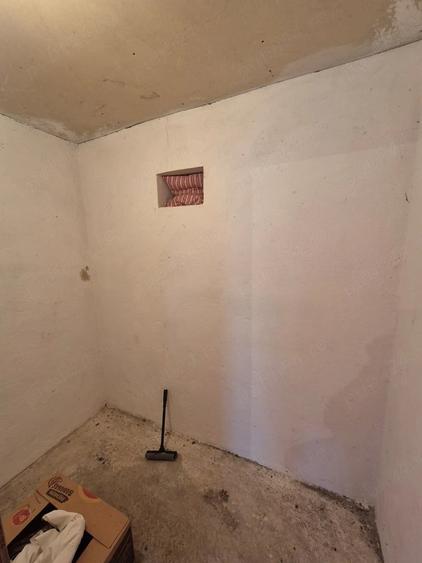 Casă cu 2 camere cu Teren 750 Mp în Biharia
