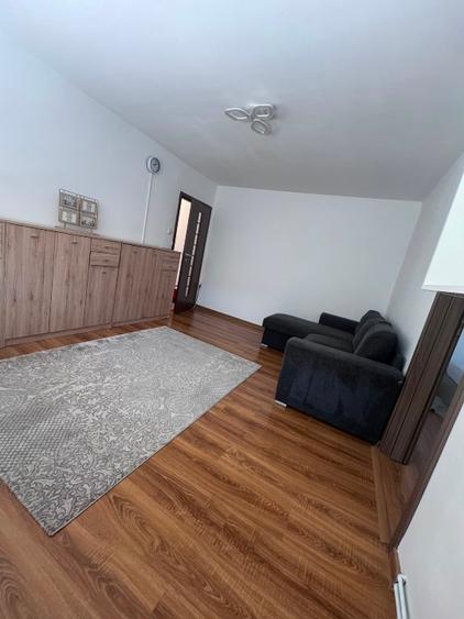 Apartament cu 3 camere semidecomandat în Iosefin