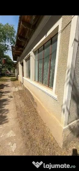 Casă cu 5 camere în Țigănești