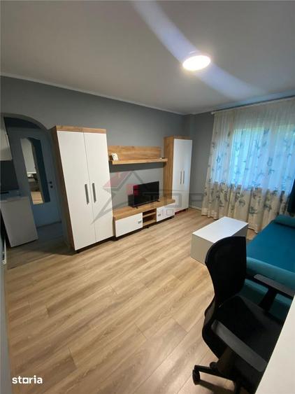 Apartament cu 2 camere semidecomandat în Podu Roș