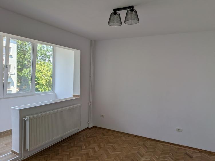 Apartament cu 3 camere semidecomandat în Take Ionescu