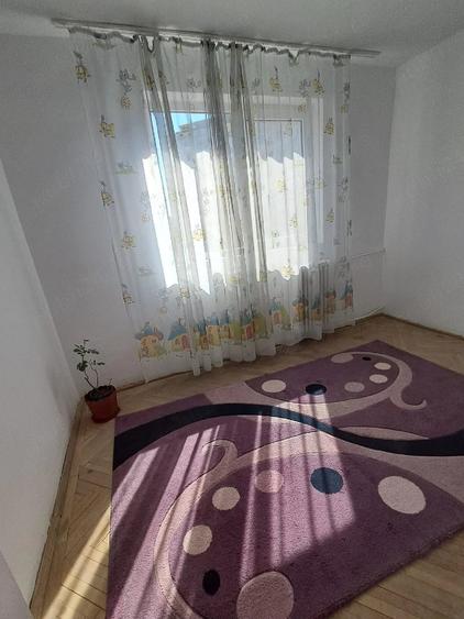 Apartament cu 3 camere decomandat în Ostroveni