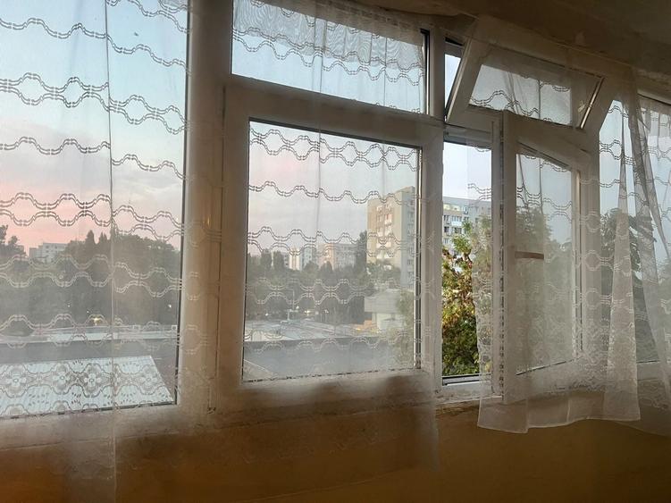 Apartament cu 3 camere decomandat în Drumul Taberei