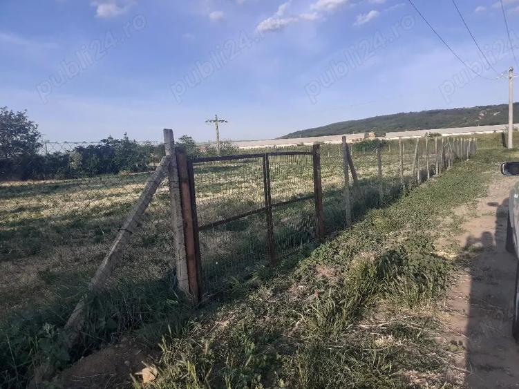 Teren de 3000 mp, în Simila