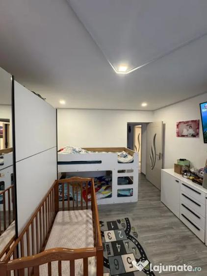 Apartament cu 2 camere semidecomandat în Central