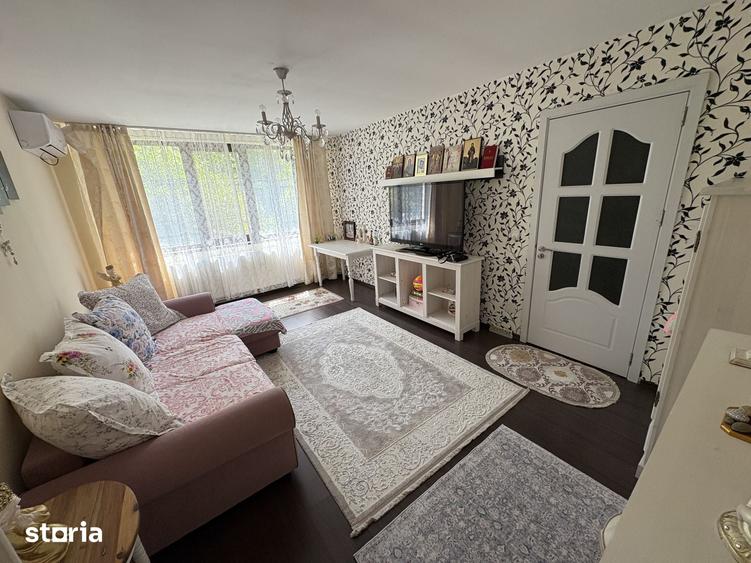Apartament cu 3 camere decomandat în Giurgiului