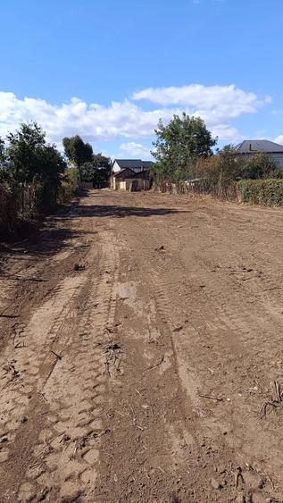Casă cu 3 camere cu Teren 1628 Mp în Central