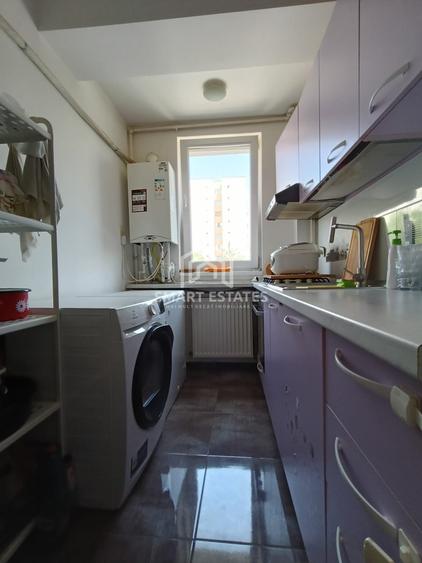 Apartament cu 3 camere decomandat, mobilat în Berceni