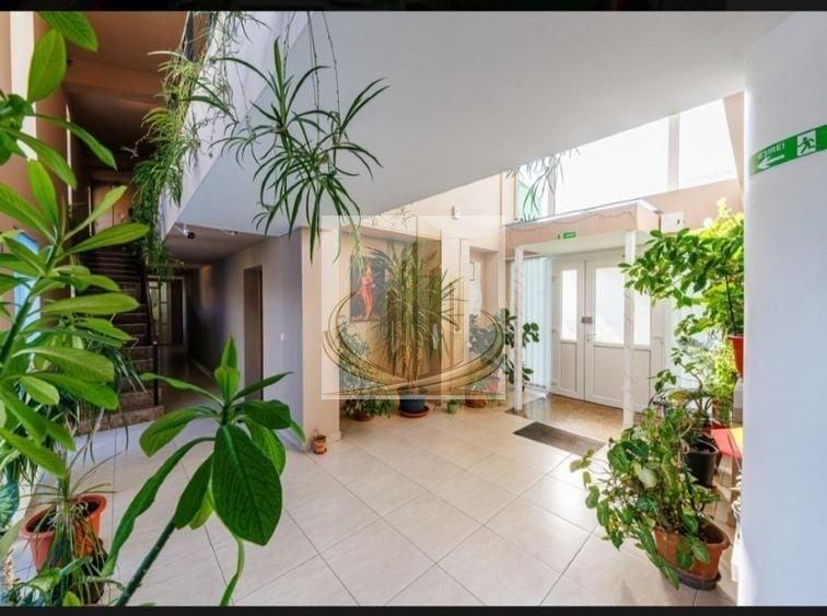 Casă individuală cu 7 camere cu Piscina în Girocului