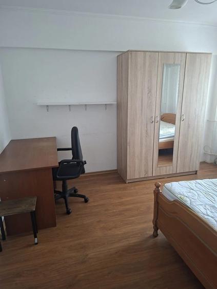 Garsonieră decomandată în Piața Unirii