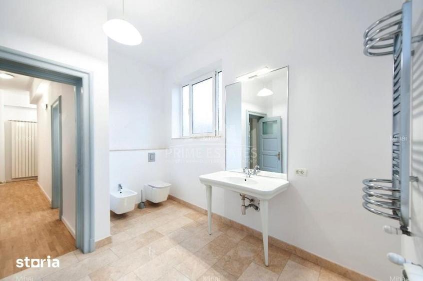 Apartament cu 4 camere în Aviatorilor
