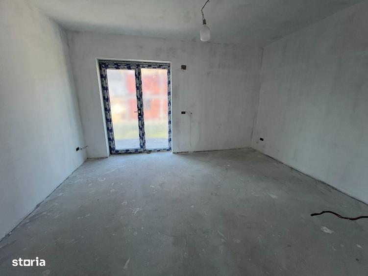 Casă cu 4 camere în Mărăcineni