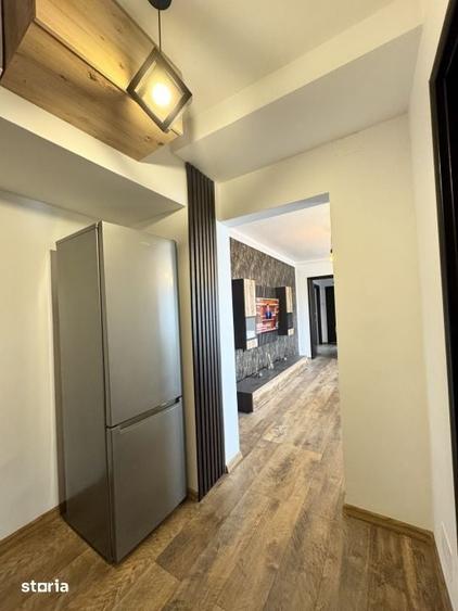 Apartament cu 3 camere semidecomandat în Vatra Luminoasă