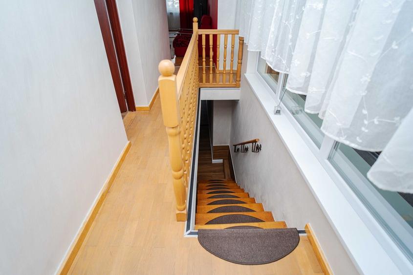 Apartament cu 3 camere decomandat, mobilat în Central