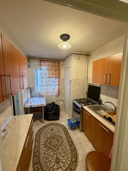 Apartament cu 2 camere semidecomandat, mobilat în Tăbăcărie