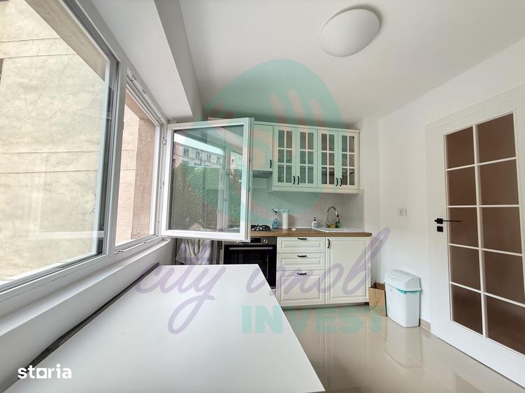 Apartament cu 4 camere decomandat în Romană
