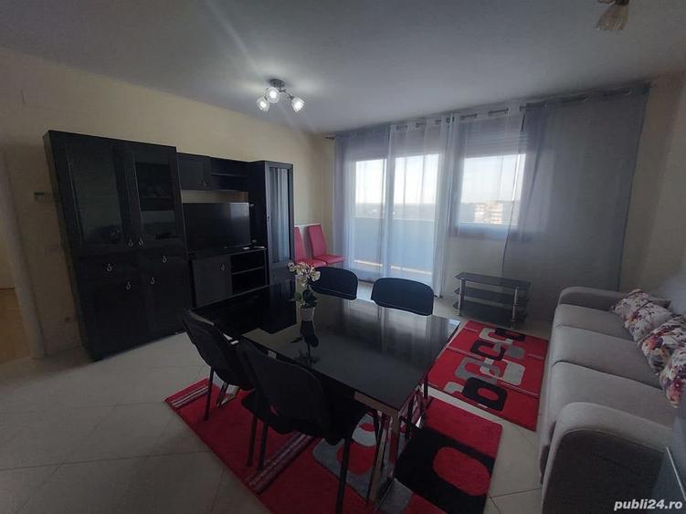 Apartament cu 3 camere nedecomandat în Circumvalațiunii