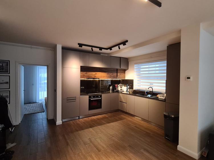 Apartament cu 2 camere decomandat, mobilat în Furnica