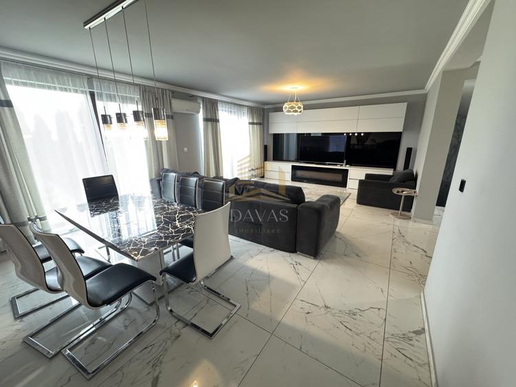 Duplex cu 5 camere cu Canalizare în Exterior Sud