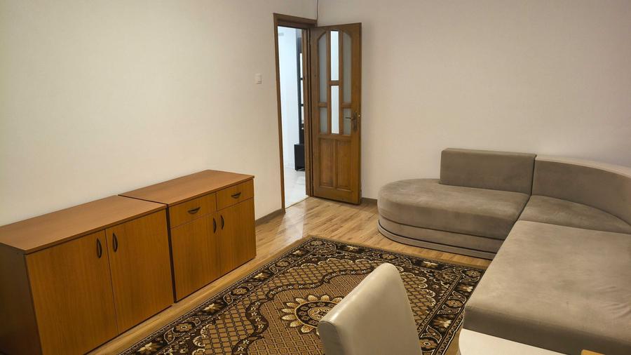 Apartament cu 2 camere decomandat în Sud