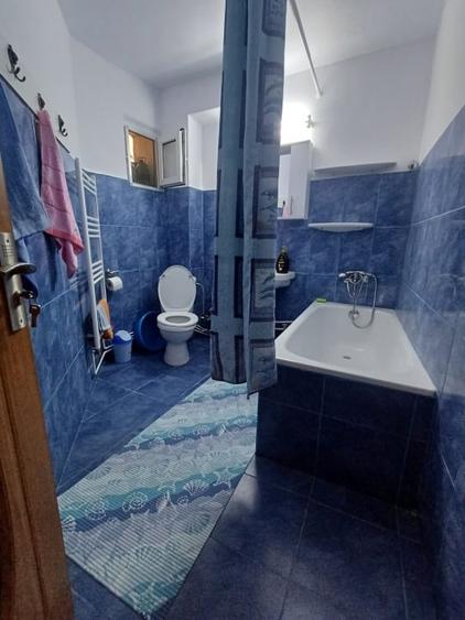 Apartament cu 2 camere decomandat, mobilat în Nicolina