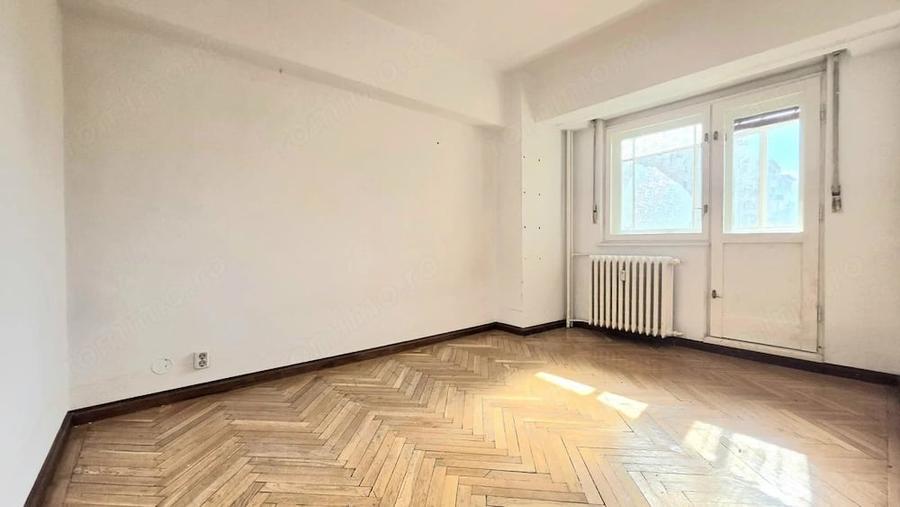 Apartament cu 4 camere decomandat în Centrul Istoric