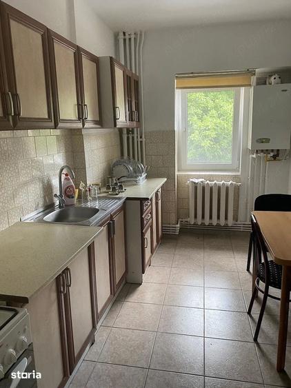 Apartament cu 3 camere decomandat în Păcurari