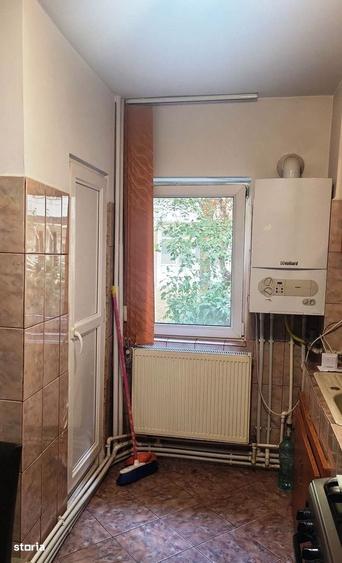 Apartament cu 3 camere decomandat în Micro 3