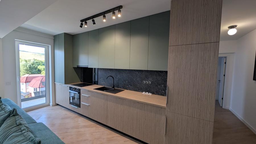 Apartament cu 3 camere semidecomandat în Florești