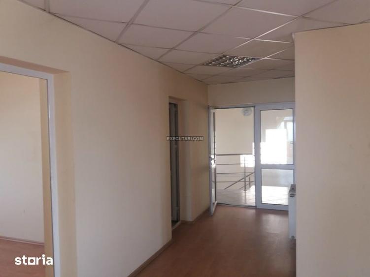 Spațiu comercial, de 600 mp, în Central