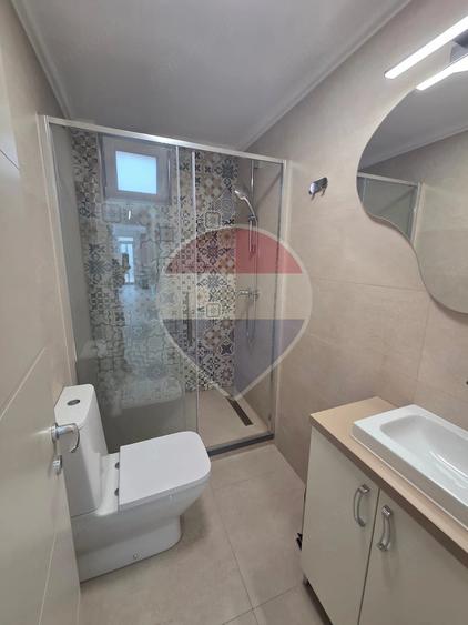 Apartament cu 3 camere decomandat în Spitalul Județean