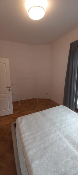 Apartament cu 4 camere decomandat în Rosetti