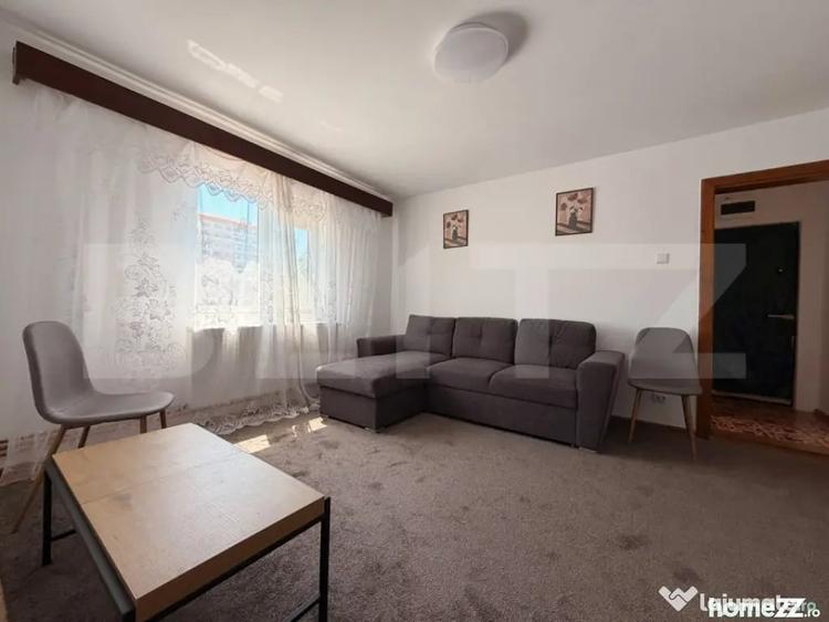 Apartament cu 2 camere semidecomandat în Micro 6