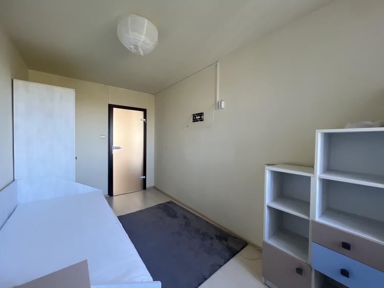 Apartament cu 3 camere decomandat, mobilat în Tipografilor