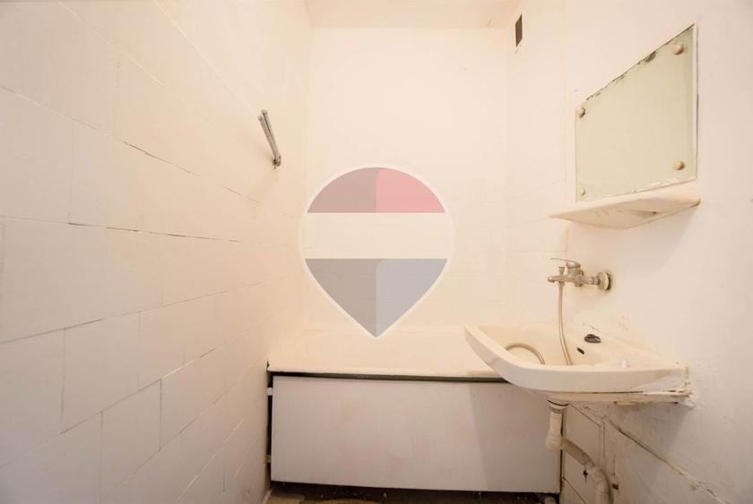 Apartament cu 2 camere semidecomandat în Florilor