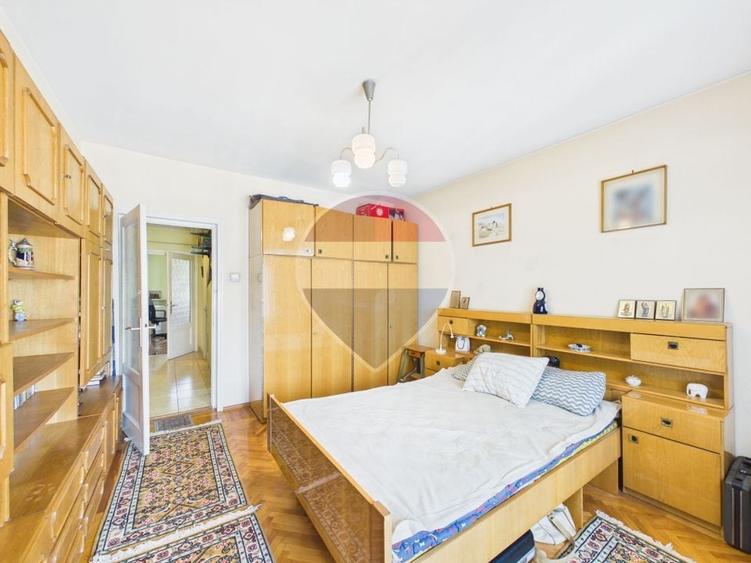 Apartament cu 3 camere decomandat în Amzei