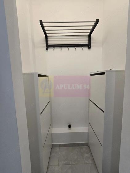 Apartament cu 2 camere semidecomandat, mobilat în 1 Mai