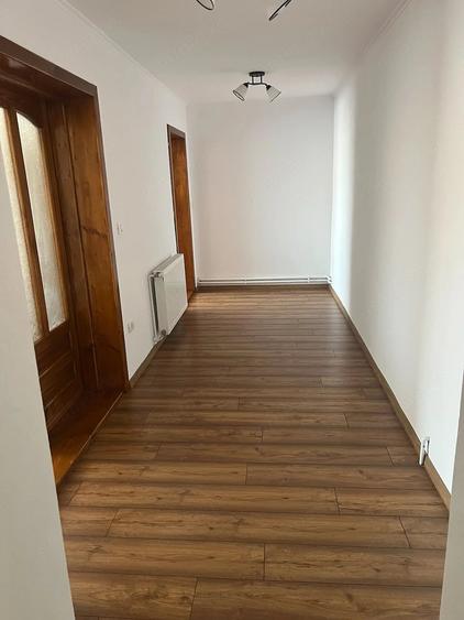 Casă cu Teren 250 Mp în Central